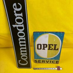 NEU + ORIGINAL Opel Commodora A GS Emblem Chrom Handschuhfach