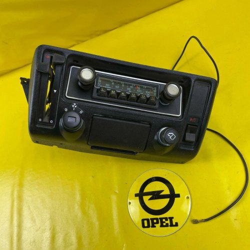 ORIGINAL Opel Kadett C Gehäuse Armaturenbrett + Radio Blaupunkt Frankfurt