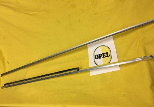 NEU + ORIG Opel Rekord A + B Zierleiste Türschacht Dichtung Tür li Fahrertür R3