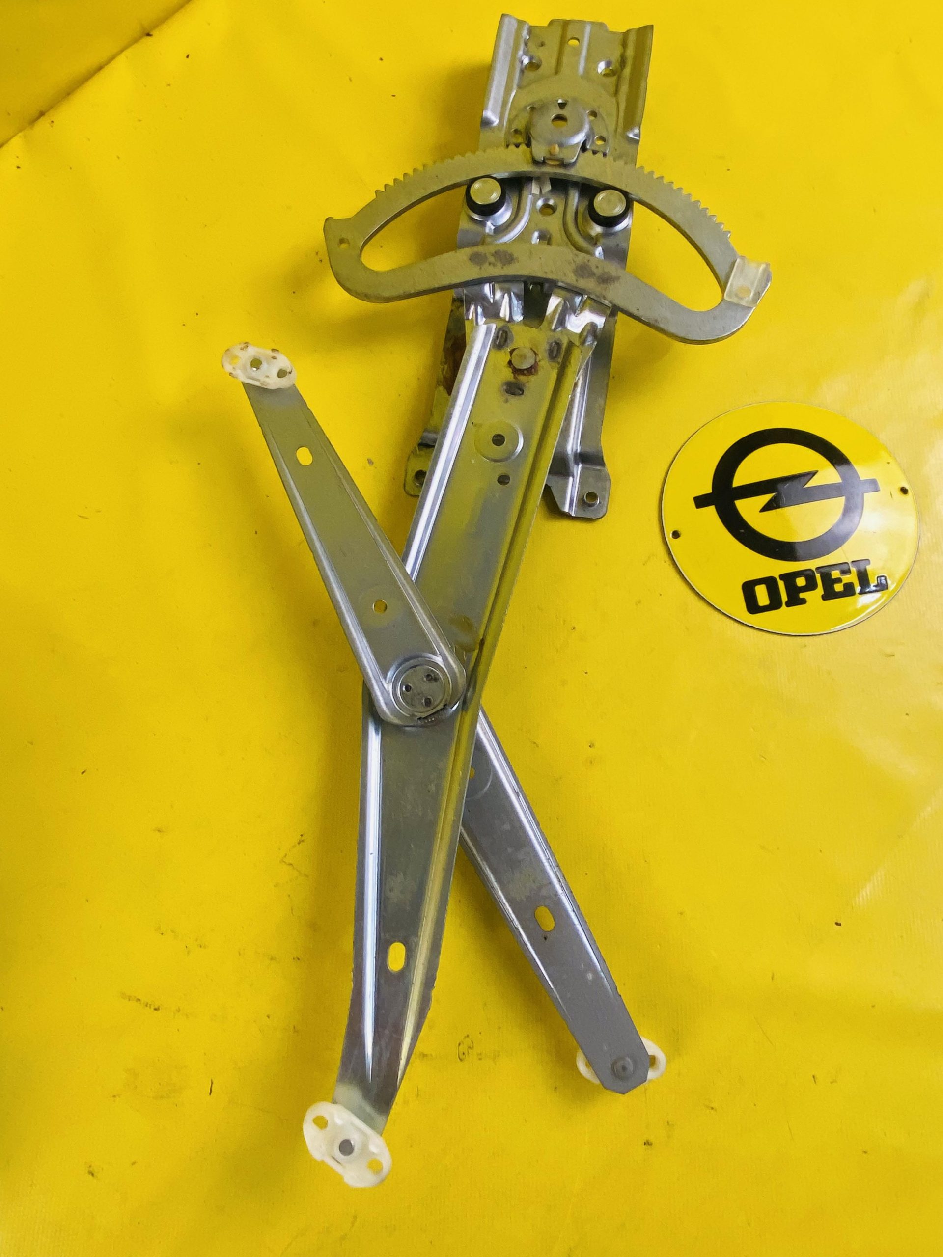 Neu + Original Opel Corsa B Fensterheber links Mechanismus elektrisch –  OpelShop