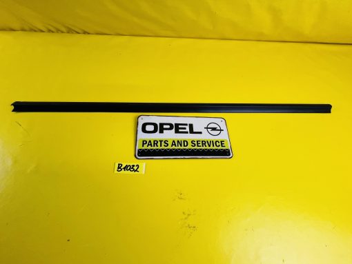 Fensterschachtleiste aussen links Opel Kadett E 5-Türer Neu + Original