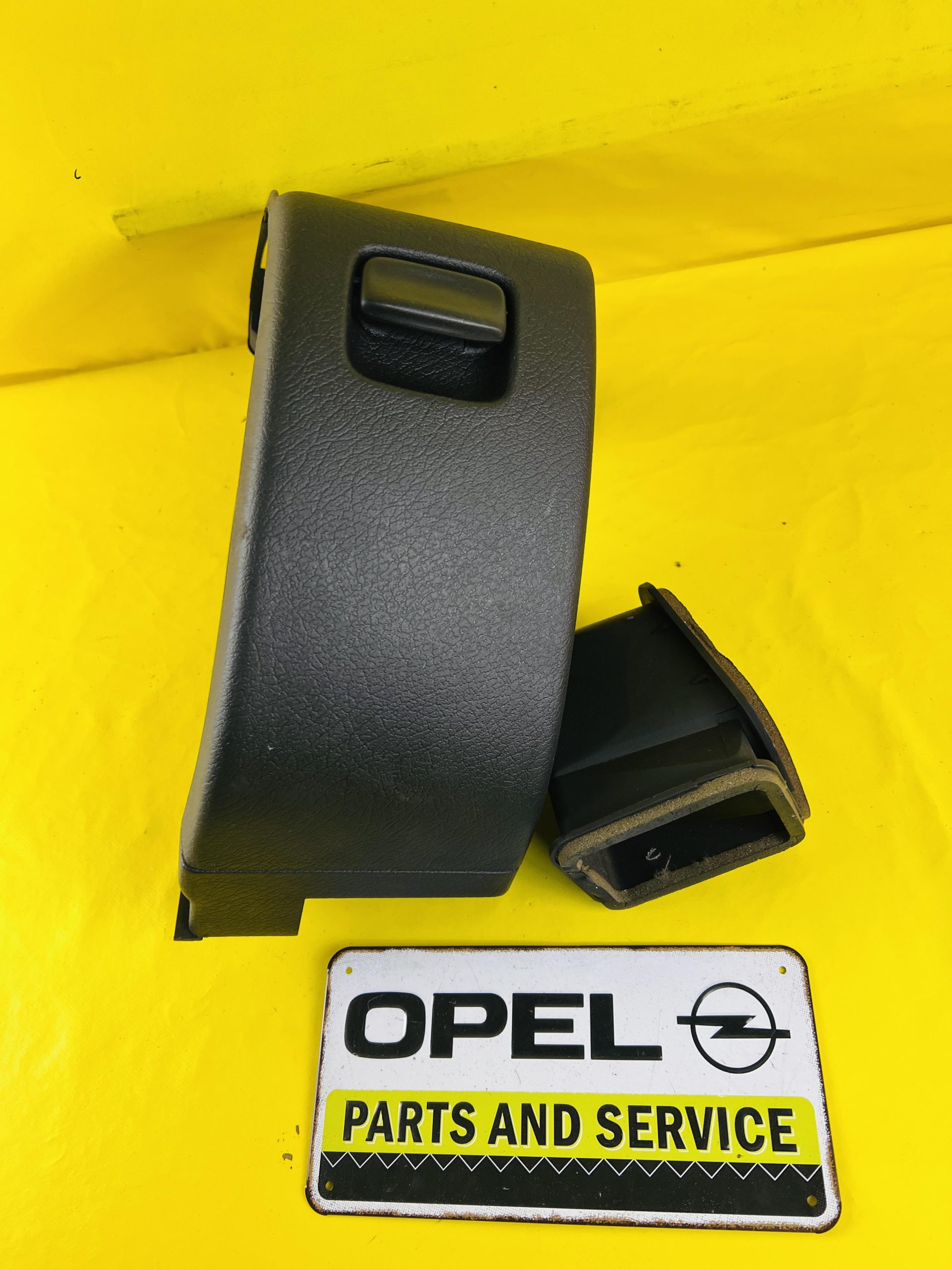 Armaturenbrett Ablage Kasten links schwarz Opel Omega B Neu + Original –  OpelShop