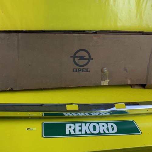 NEU ORIGINAL Opel Rekord D Commodore B Stoßstange hinten mit Gummileiste