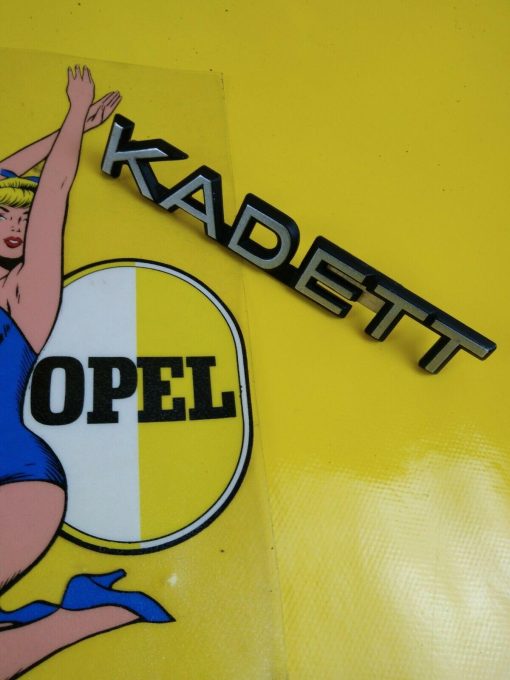 NEU ORIG Opel Kadett C Limousine Coupe Emblem Kofferdeckel Logo Schriftzug Chrom