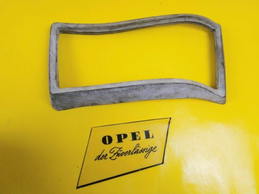NEU + ORIGINAL Opel Kadett B Coupe Limousine Dichtung Rücklicht hinten rechts