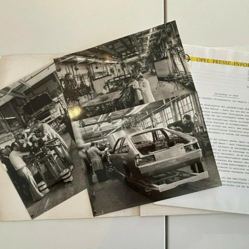 ORIGINAL OPEL Broschüre + Werksfotos, Presseinfo / Pressemappe Opel Monza A