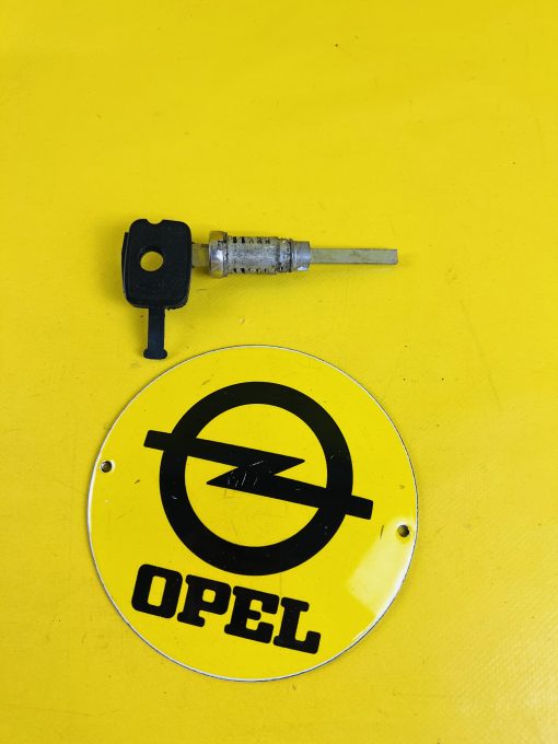 NEU + ORIGINAL Opel Rekord E Limousine Schließzylinder Kofferdeckel