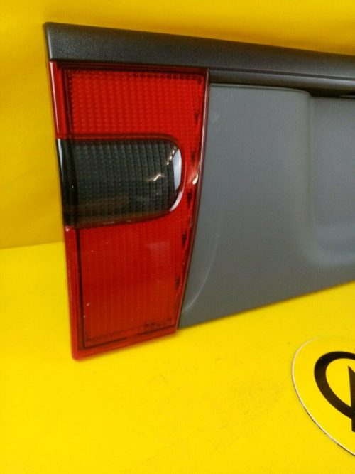 NEU + ORIG Opel GM Vectra A Turbo Blende Heckblende Kofferdeckel LET Verkleidung