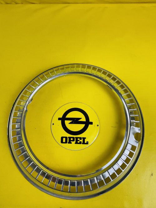 NEU Opel Rekord A Limousine Coupe Zierring Chrom Radzierblenden
