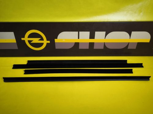 Fensterschachtleiste Opel Kadett D 4-türer Satz 4x Schachtleiste außen Neu Original