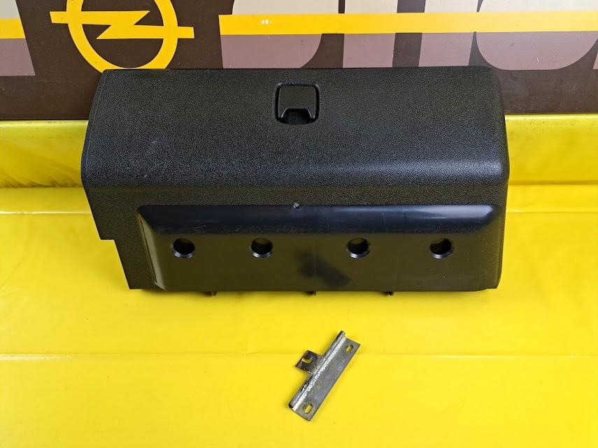 ID_102618_orig-1.jpg Handschuhfach Opel Kadett C Armaturentafelkasten Original GM