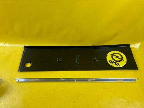 NEU + ORIGINAL Opel Monza Senator A 1 Heckblende inkl. Zierleiste Blende