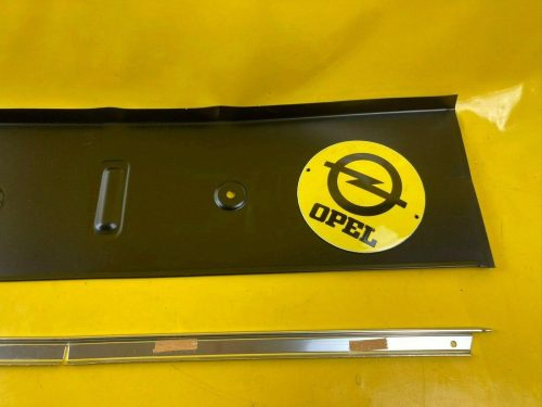 NEU + ORIGINAL Opel Monza Senator A 1 Heckblende inkl. Zierleiste Blende