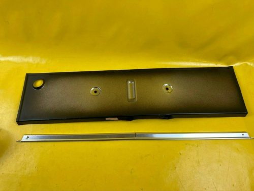 NEU + ORIGINAL Opel Monza Senator A 1 Heckblende inkl. Zierleiste Blende