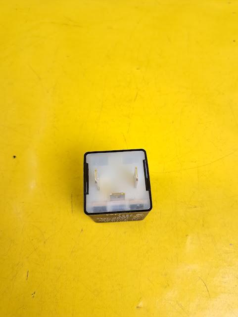 ID_96764_orig.jpg Blinkergeber Relais Opel Speedster Blinkerrelais GM 9197551 Original Neu