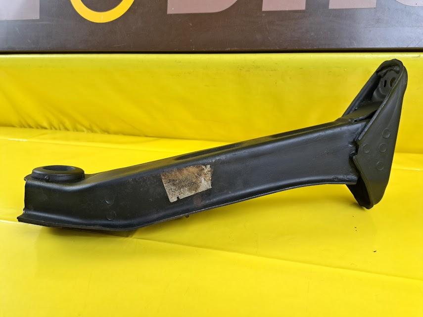 ID_102894_orig.jpg Rahmenträger Vorderachse rechts Opel Ascona 400 Ausleger Original Neu