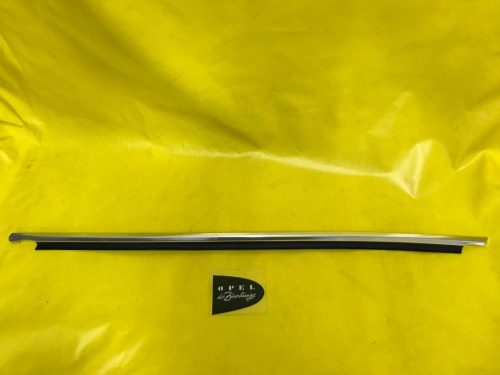NEU + ORIGINAL Opel Rekord D / Commodore B 4-türig Gummiabdichtung Tür links