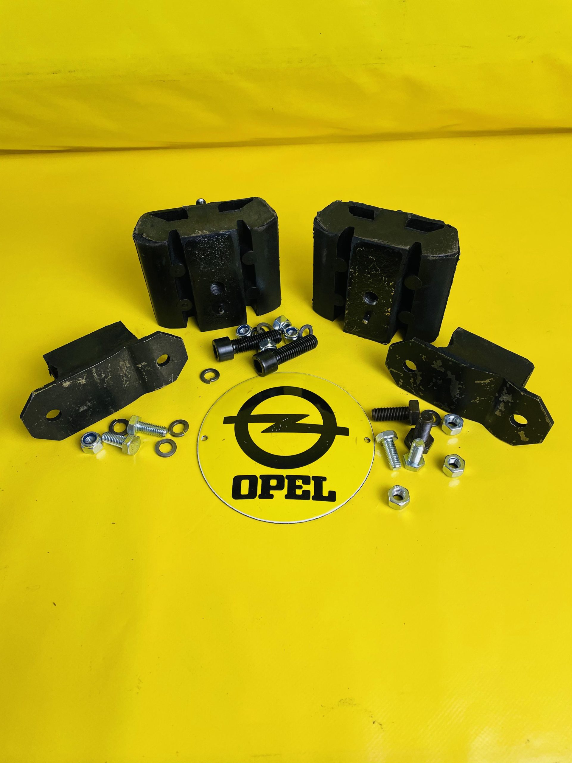 ID_48078_orig.jpg NEU Opel Kapitän P2,5 Schlüsselloch + PL2,6 Motorgummilager Komplettsatz