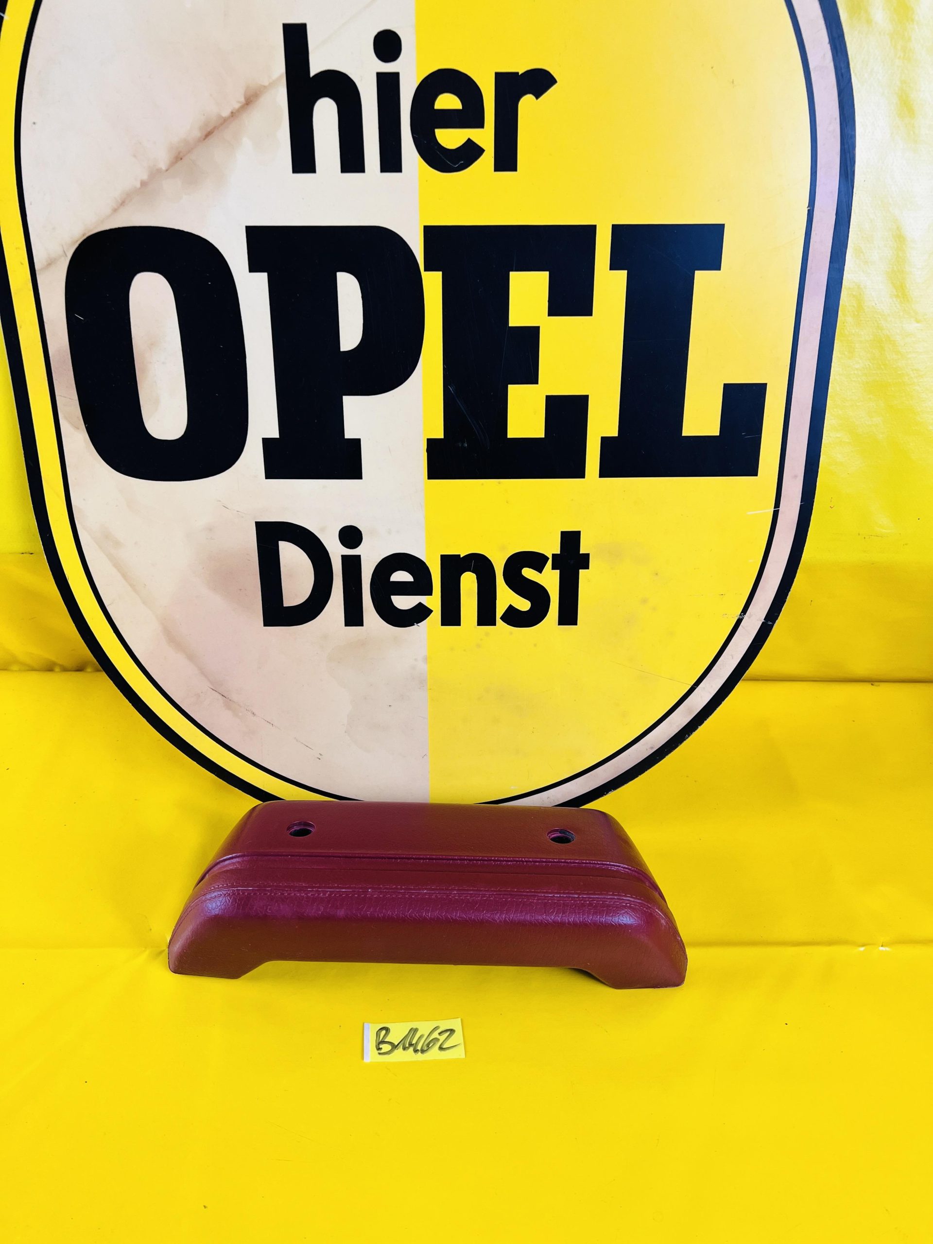 ID_58247_orig.jpg Armlehne Türgriff Polster rot Opel Rekord C Neu + Original