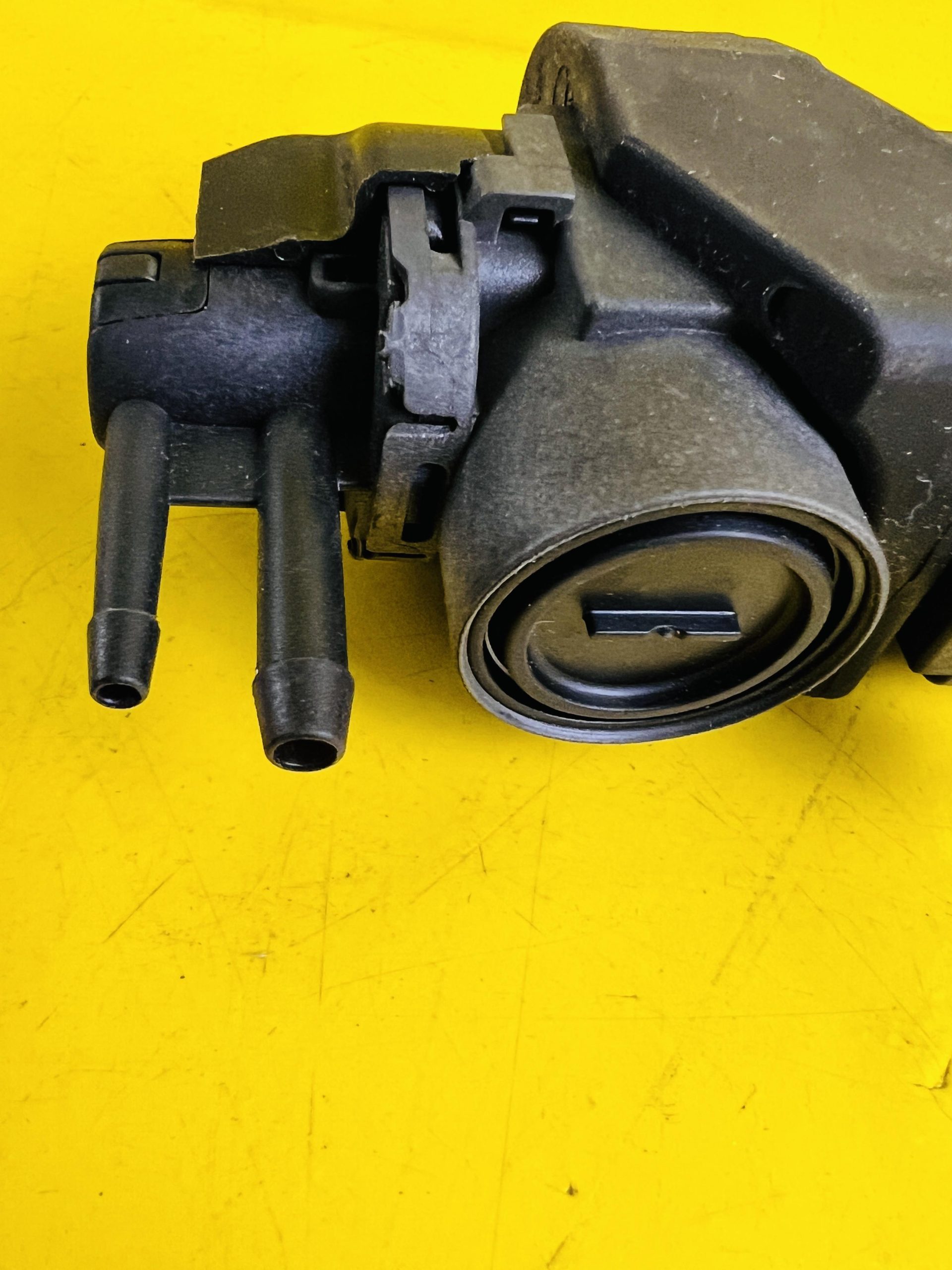 ID_65855_orig-1.jpg Druckwandler Opel Vivaro A Movano B Renault Traffic Magnetventil Original