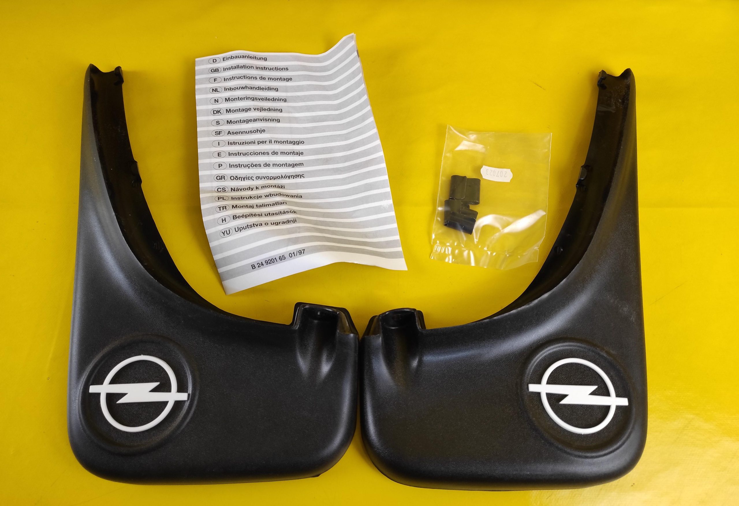 ID_72436_orig-1.jpg Schmutzfänger Opel Corsa B hinten Spritzschutz Spritzlappen mud flaps Neu Original