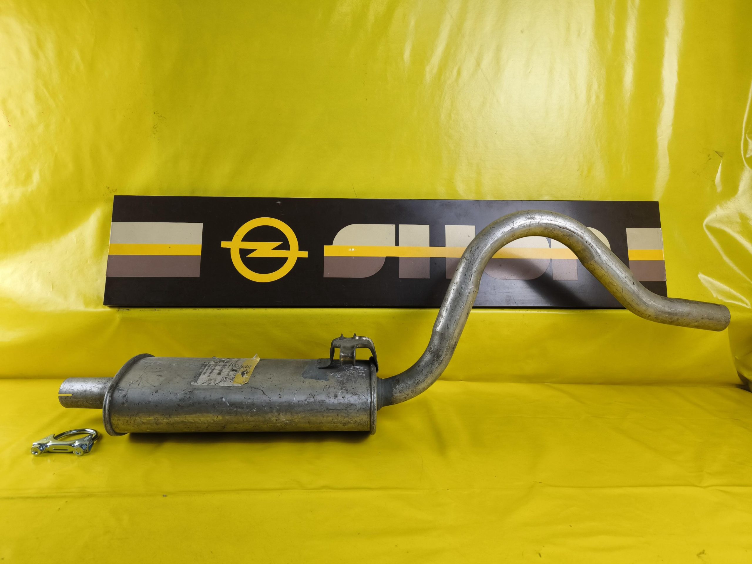 ID_89791_orig.jpg Auspuff Opel Rekord D 1,7 1,9 2,0 Commodore B 2,5S Mitteltopf Muffler GM 08960672 Neu Original