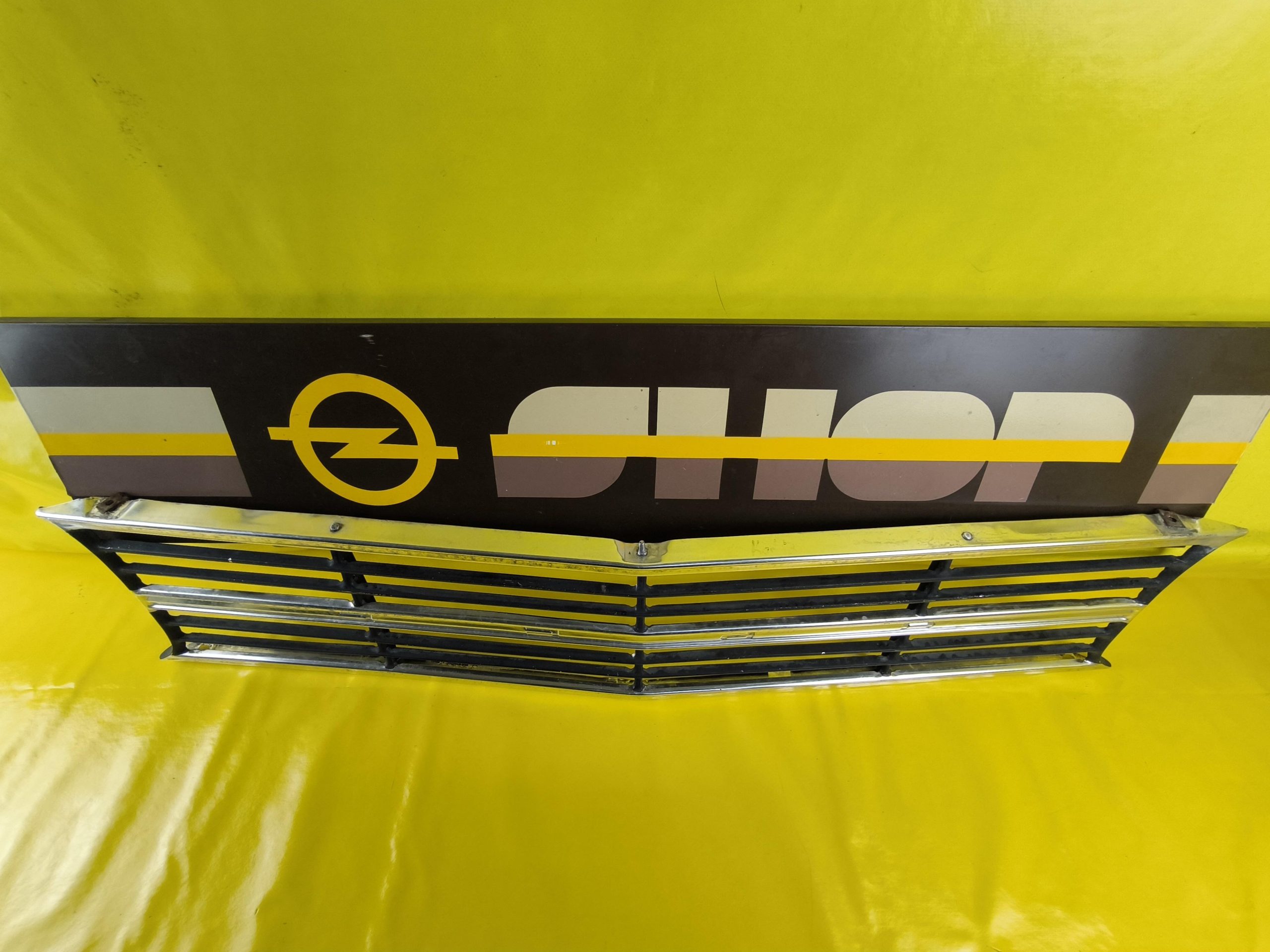 ID_90270_orig-5.jpg Kühlergrill Opel Kadett B Limousine Rallye Coupe Kombi Kühlergitter Kühler Grill GM Gebraucht Original