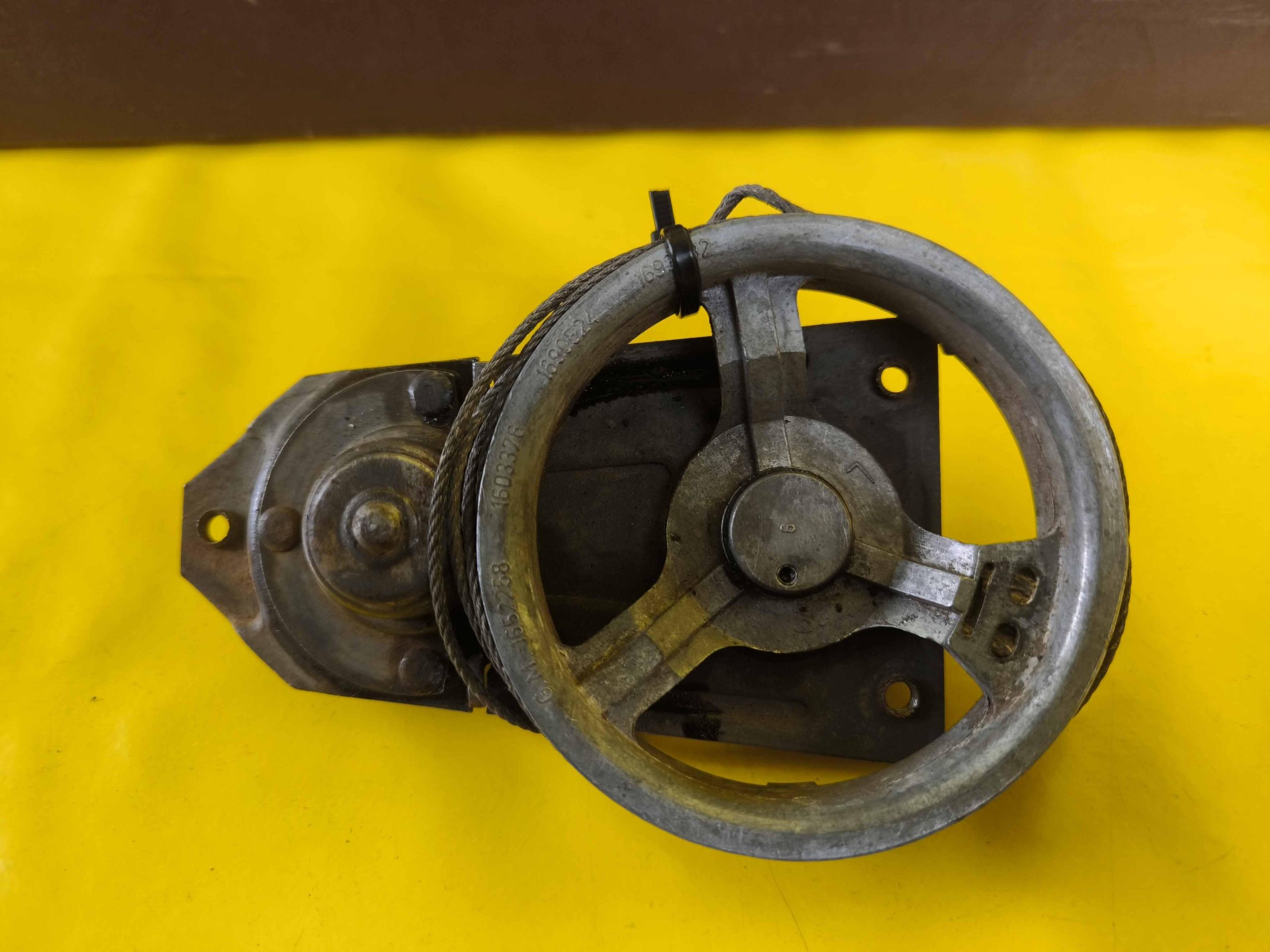 ID_92075_orig.jpg Seilrolle Opel Admiral A Kapitän A Diplomat A Tür Fensterheber Seilzug hinten links GM Gebraucht Original