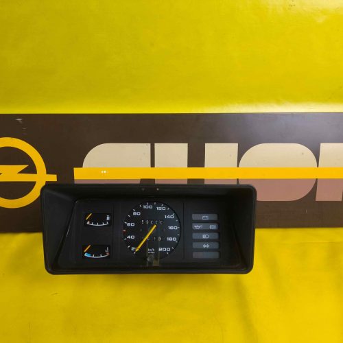 Tacho Opel Kadett D Kombiinstrument GM 90069183 90069142 88481135 Gebraucht Original