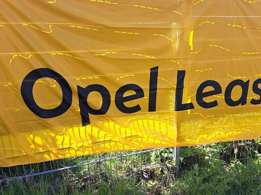 ID_93913_orig-1.jpg Opel Leasing Flagge Hochformatflagge Fahne Werbefahne 150 x 400 cm Original Neu