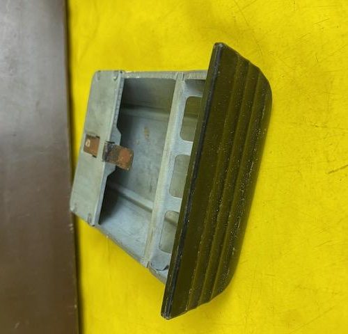 Neu Original Opel Kadett A Aschenbecher Armaturenbrett