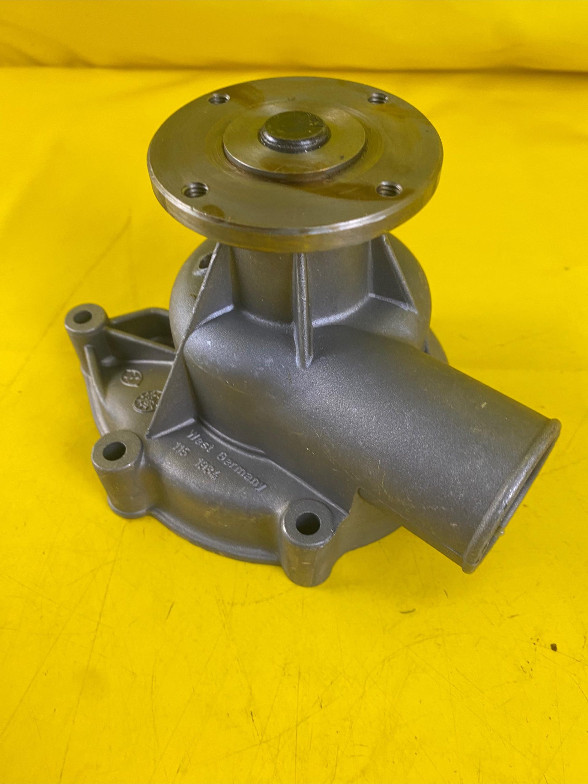 ID_69621_orig.jpg Wasserpumpe BMW 6er 628 630 633 635 NEU