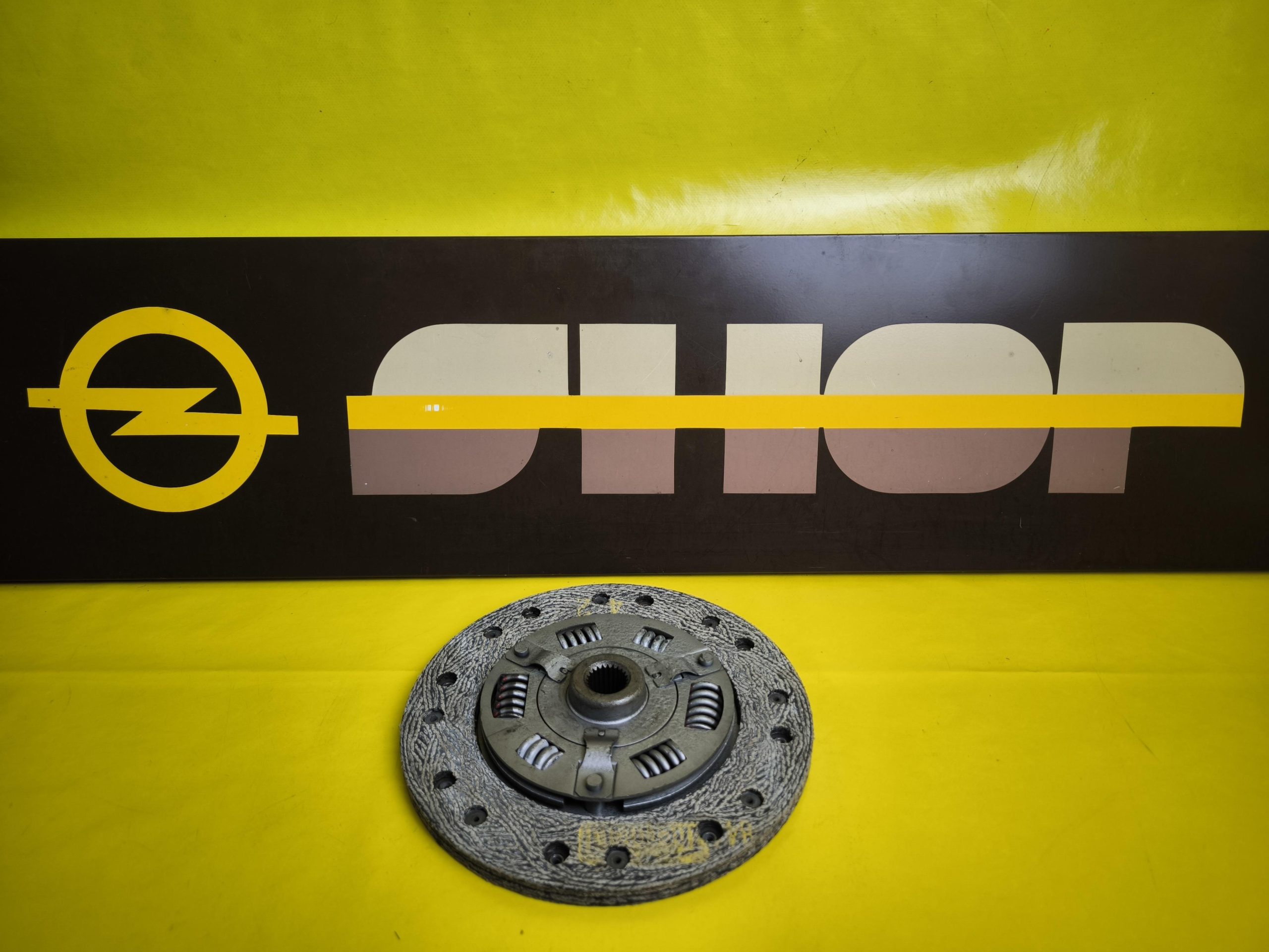 ID_85536_orig.jpg Kupplung Audi 60 72 80 Kupplungsreibscheibe Mitnehmerscheibe Scheibe Sachs 1861281105 NOS