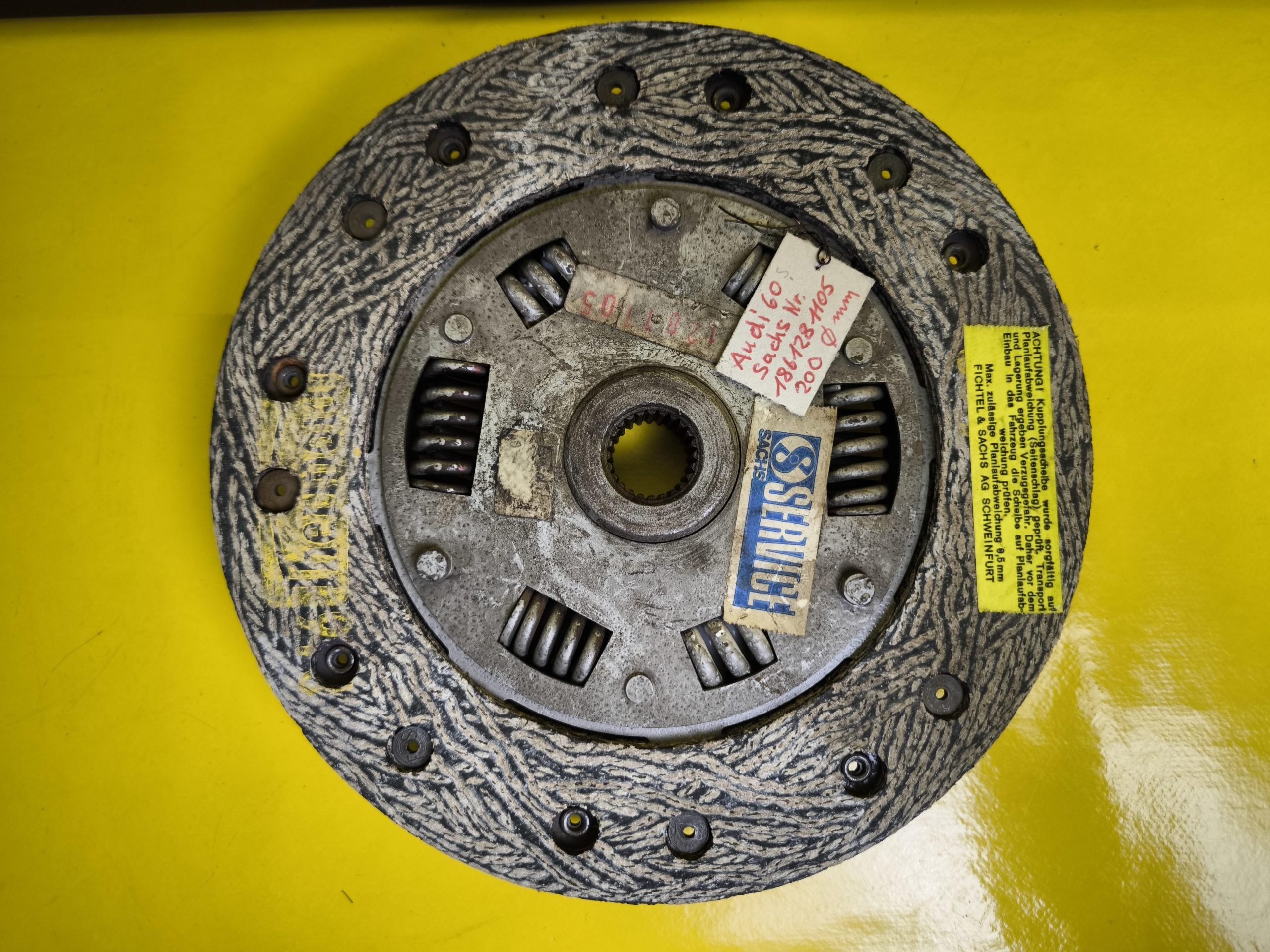 ID_85540_orig.jpg Kupplung Audi 60 72 80 Kupplungsreibscheibe Mitnehmerscheibe Scheibe Sachs 1861281105 NOS