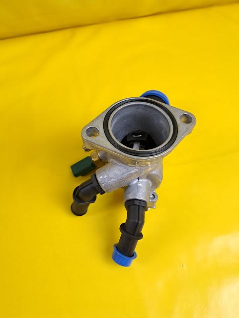 ID_112961_orig.jpg Thermostatgehäuse Opel Vectra C Signum 1,9 CDTi Diesel GM 55203388 Original Neu