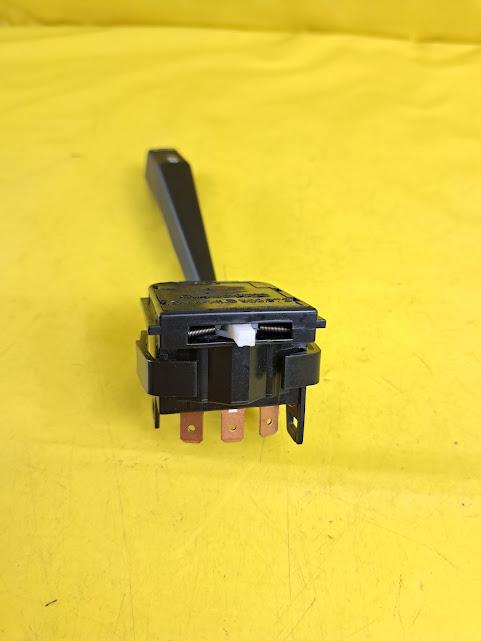 ID_96458_orig.jpg Blinkerschalter Opel Corsa A Lenkstockschalter Signalschalter 90126712 Neu