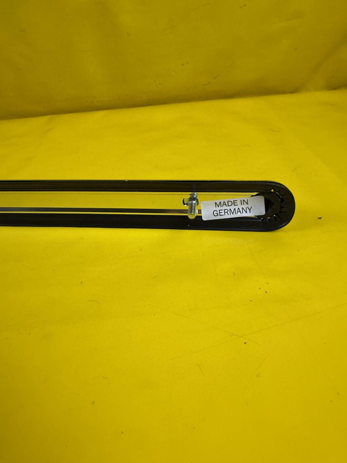 ID_120370_orig.jpg Zierleiste Stoßstange Porsche 911 1969-1973 links/rechts OE90150504302 Gummi