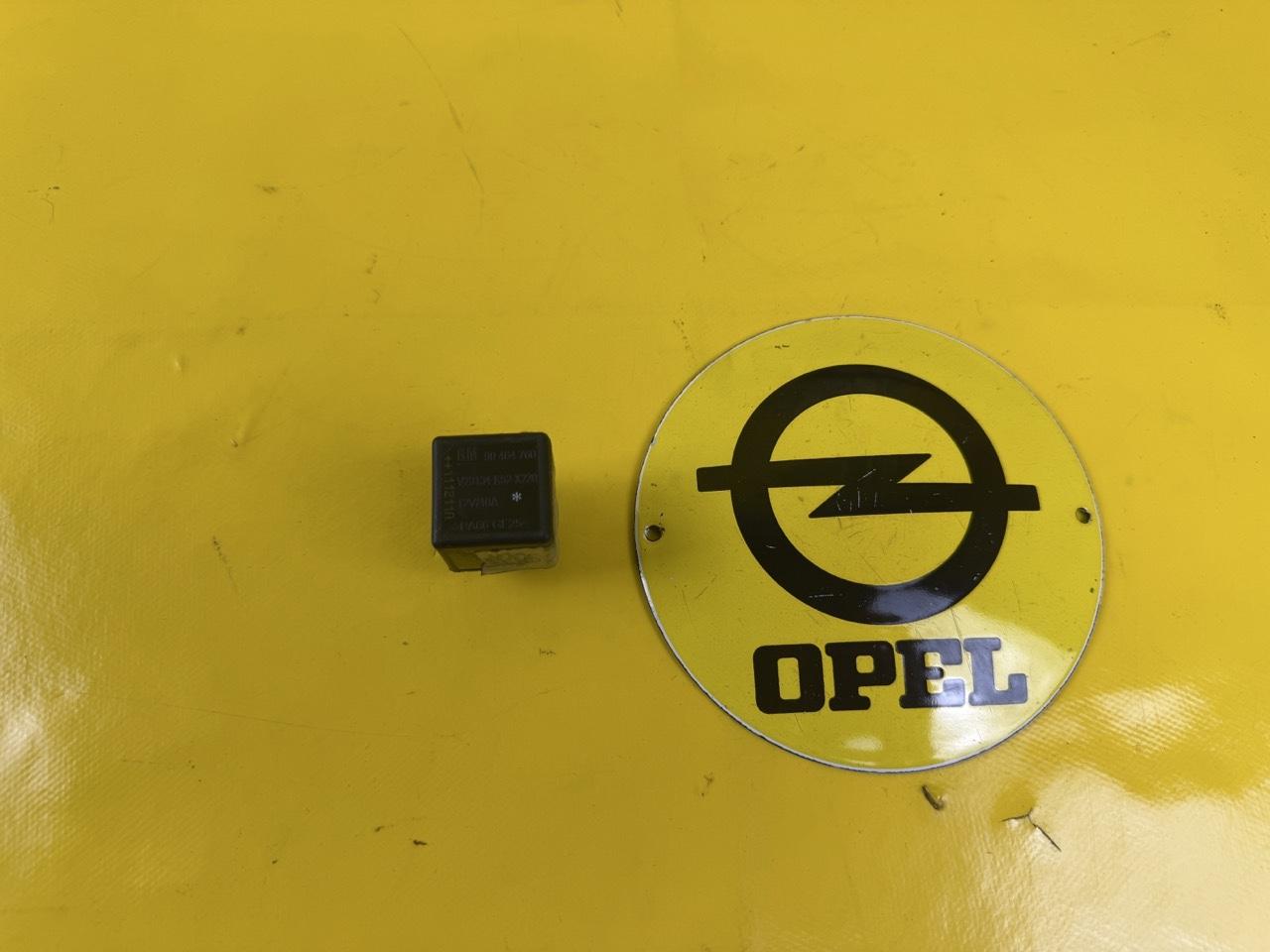 ID_127966_orig-1.jpg Relais Kraftstoffpumpe / Einspritzung / Motorregelung Opel Diverse Modelle GM 90464760