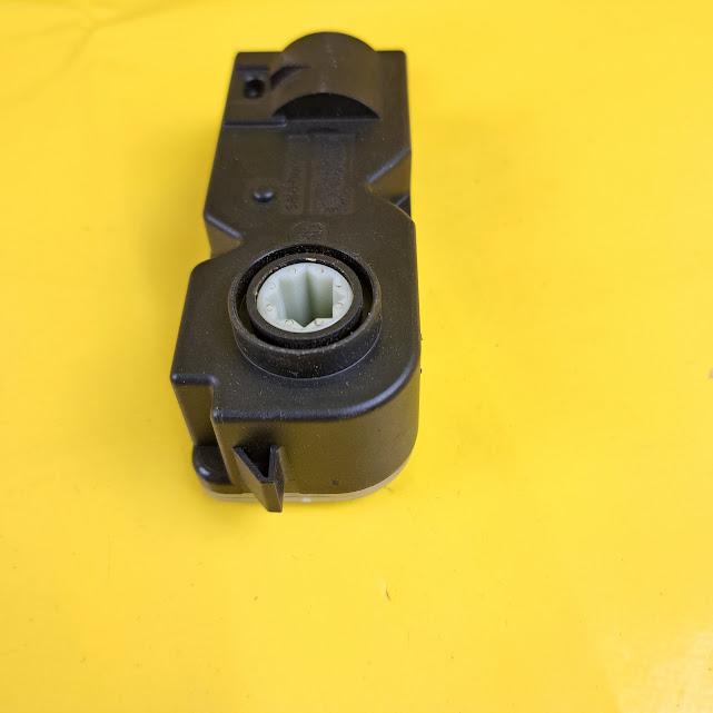 ID_128784_orig.jpg Stellmotor Windabweisergitter Opel Astra K Kombi Sports Tourer GM 84089658 Original Neu