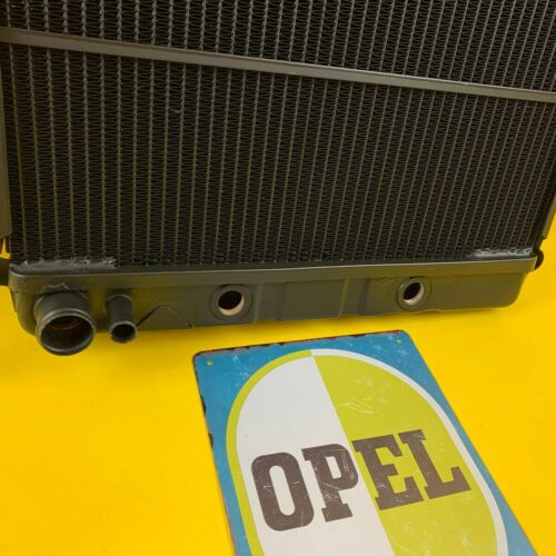 NEU Kühler / Wasserkühler Opel Monza A 3,0 E mit Automatikgetriebe + Klimaanlage