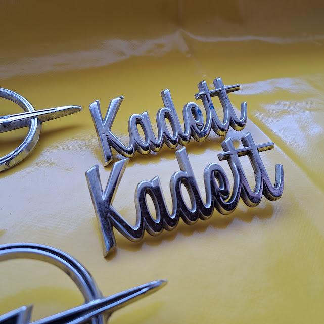 ID_134906_orig.jpg Emblem Schriftzug Chrom Opel Kadett B Limousine Kombi Set Embleme Original