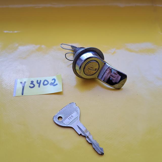 ID_136080_orig.jpg Schloss Heckklappe Opel Kadett A Limousine Coupe Griff Chrom Kofferdeckel Original