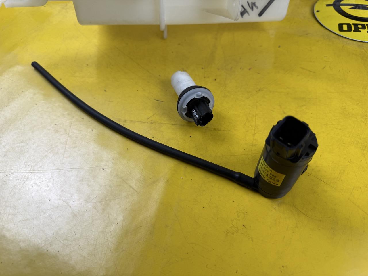 ID_138115_orig.jpg Waschwassertank Opel Antara Wischwasserbehälter + Pumpe + Sensor GM 96627002 Orig. + Neu