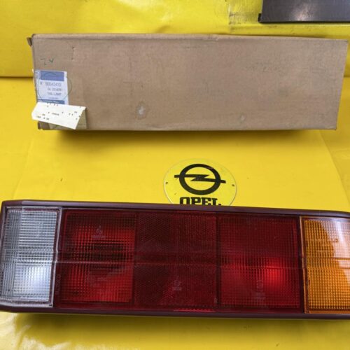 Heckleuchte Opel Rekord E E1 Commodore C hinten rechts Rücklicht GM 90043410 Orig. + NEU