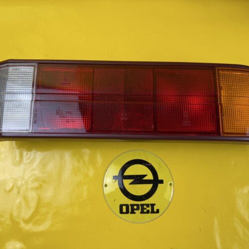 Heckleuchte Opel Rekord E E1 Commodore C hinten rechts Rücklicht GM 90043410 Orig. + NEU